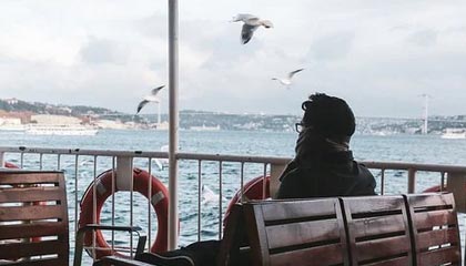 九游娱乐(jiuyou)官网-葡萄牙女足运动员登上国际赛事颁奖台，葡萄牙足球大赛冠军