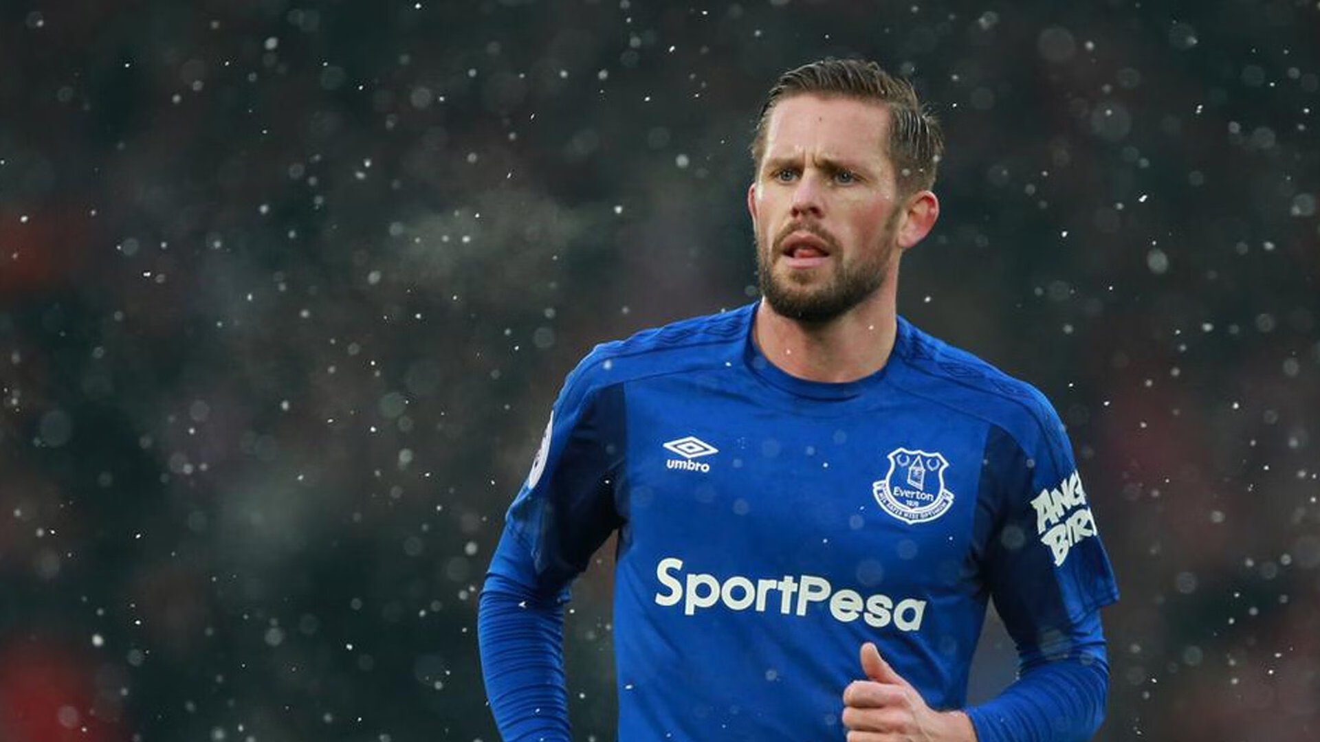 九游网页版官网-英超最后冲刺：逆境中坚韧不拔的拼搏精神，英超最后两轮分析